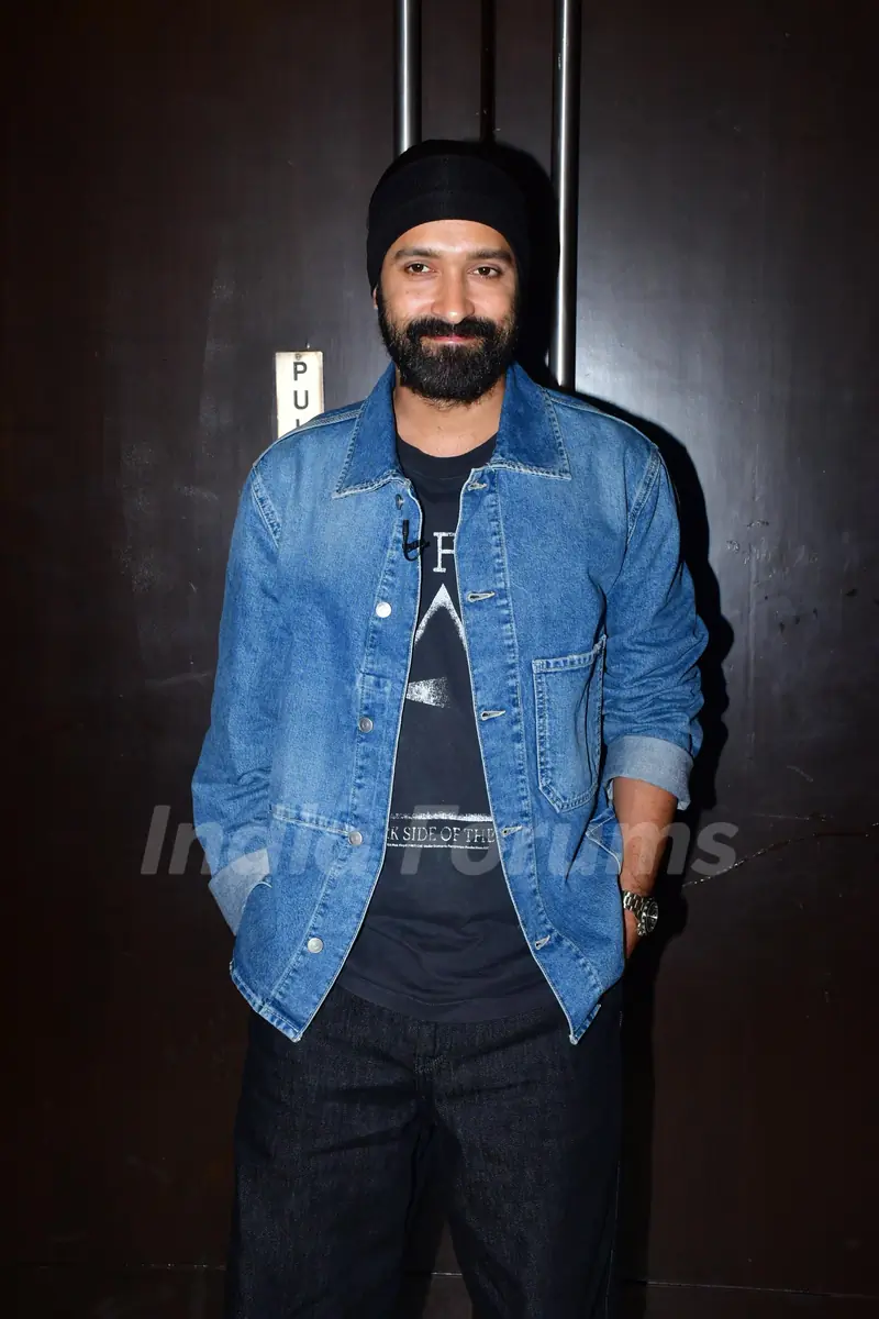 Vikrant Massey snapped promoting Aankhon ki Gustaakhiyan