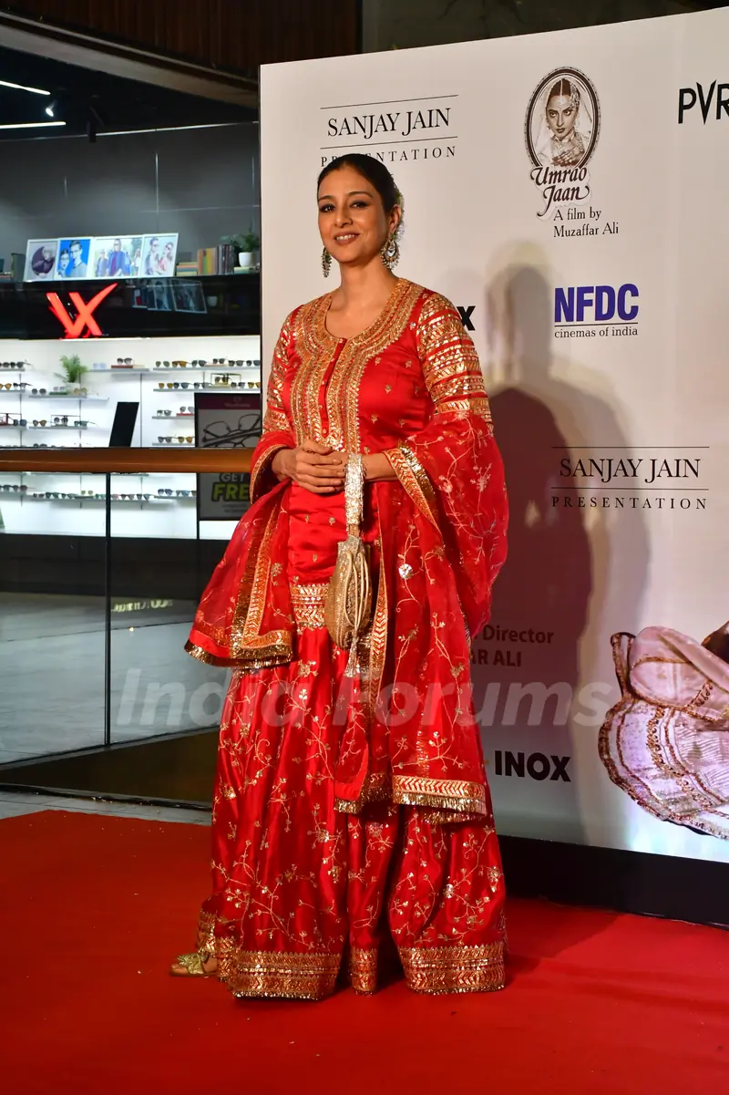 Tabu graces the re-release premiere of 'Umrao Jaan'