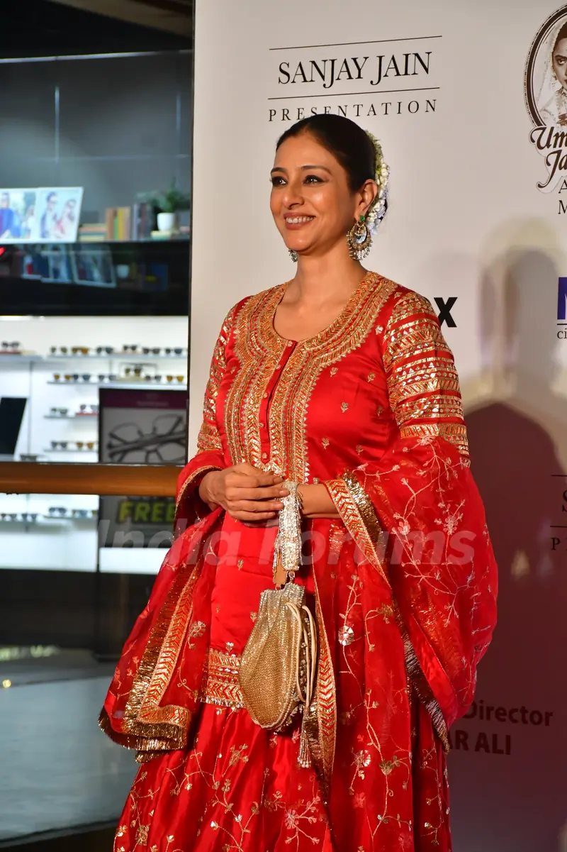 Tabu graces the re-release premiere of 'Umrao Jaan'