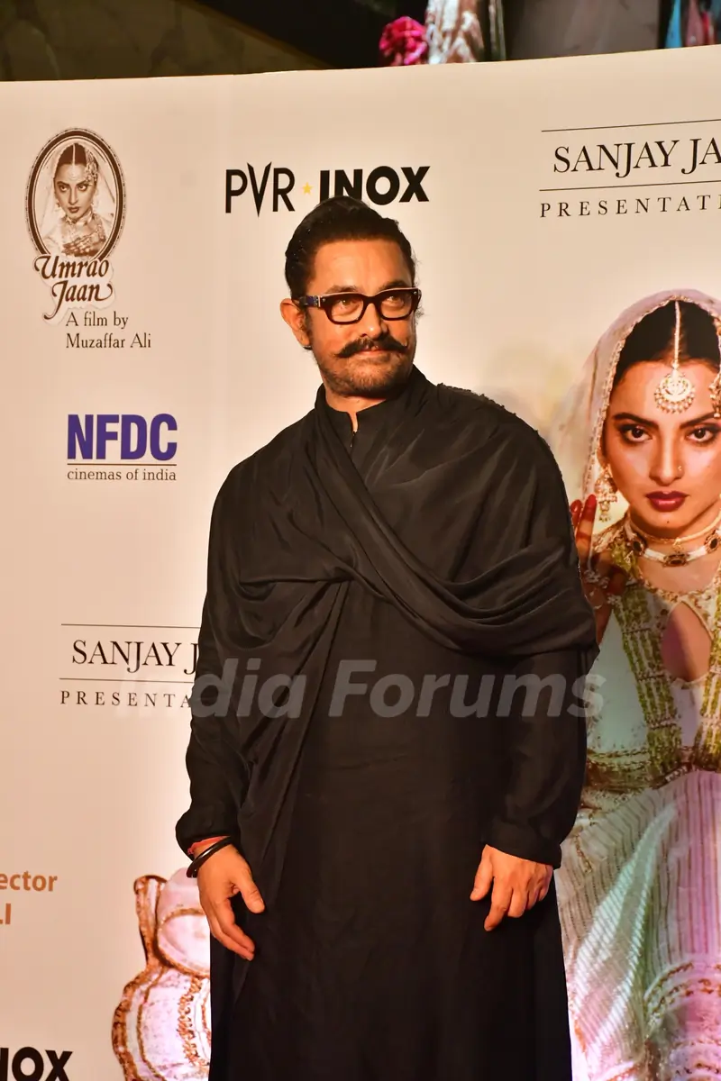 Aamir Khan graces the re-release premiere of 'Umrao Jaan'