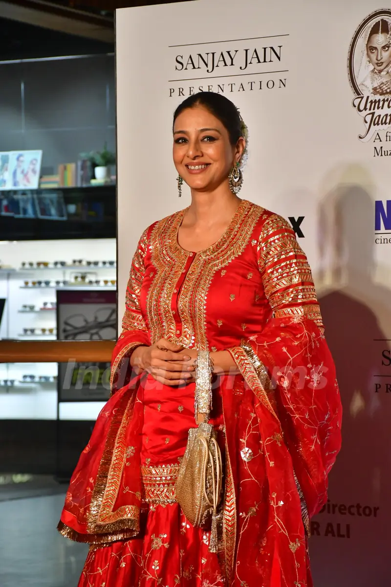 Tabu graces the re-release premiere of 'Umrao Jaan'
