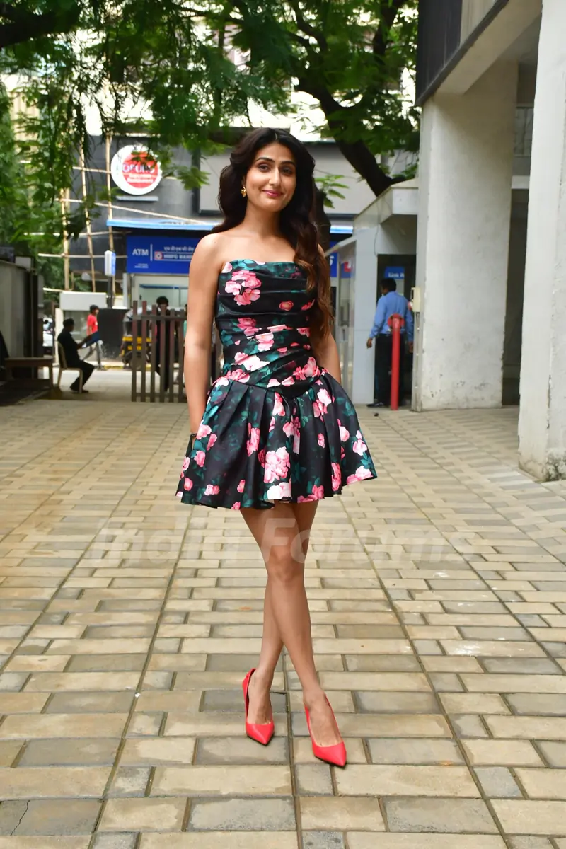 Fatima Sana Shaikh snapped promoting 'Metro in dino'