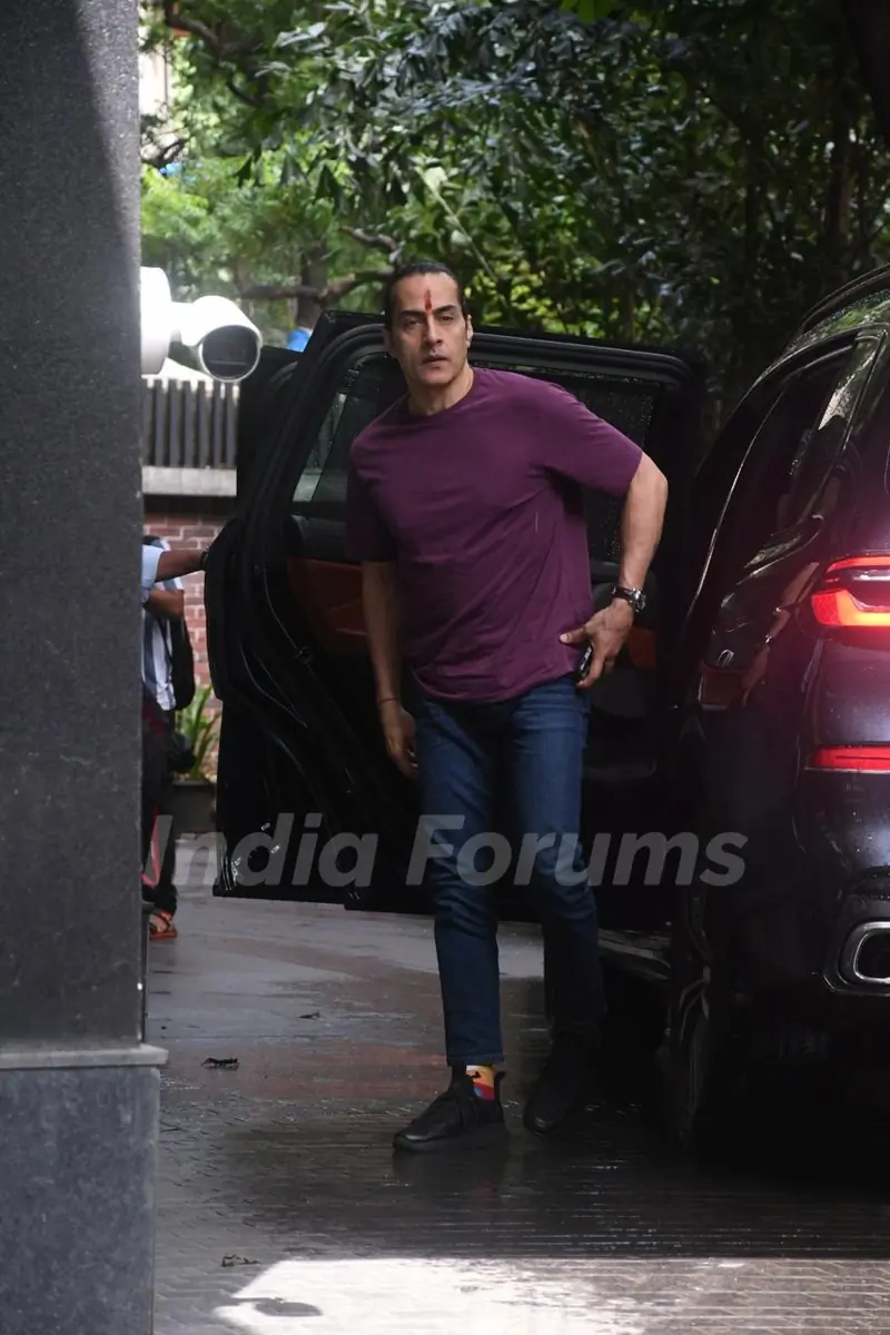 Sudhanshu Pandey spotted at excel office in Bandra