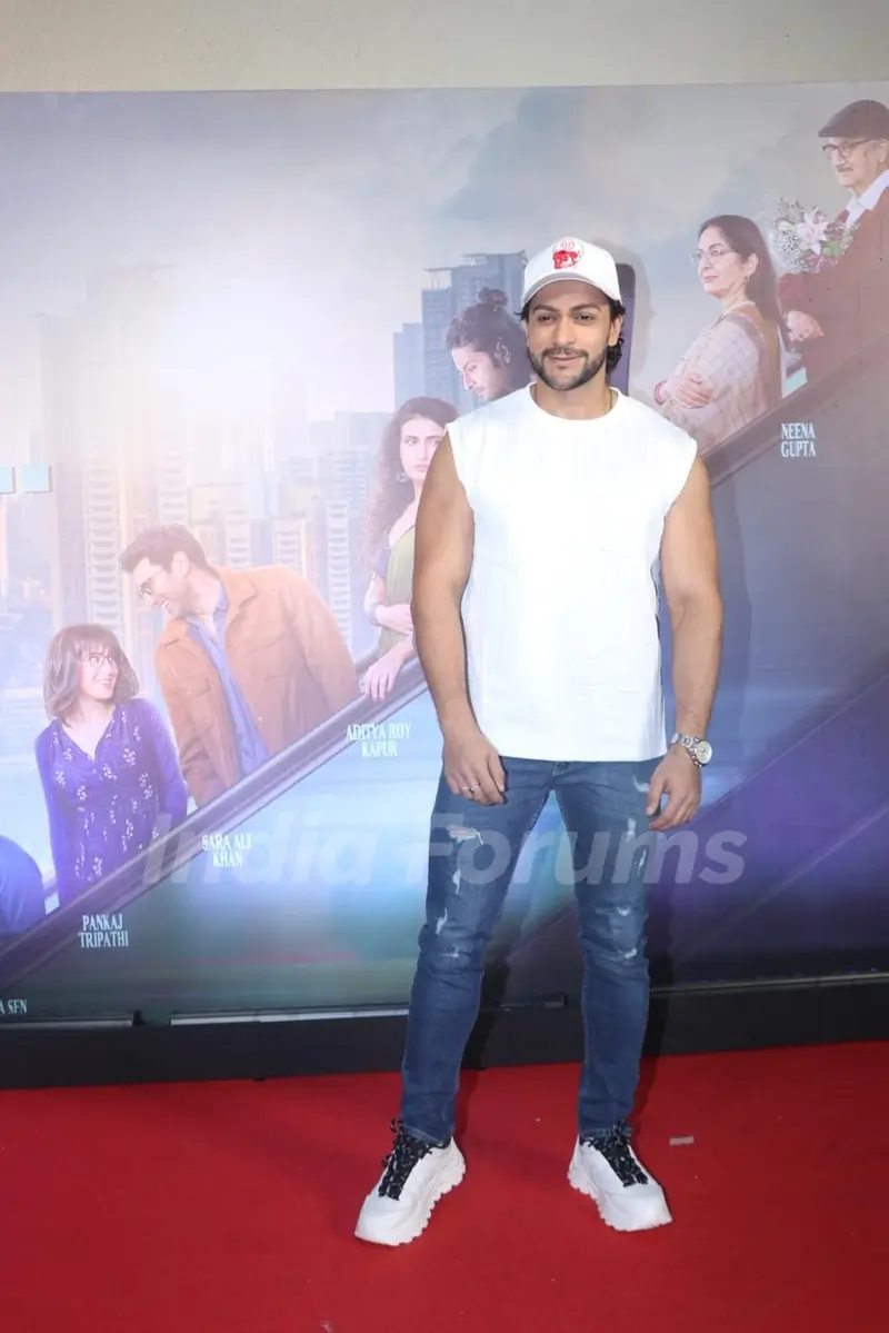 Shalin Bhanot graces the premiere of Metro… In Dino