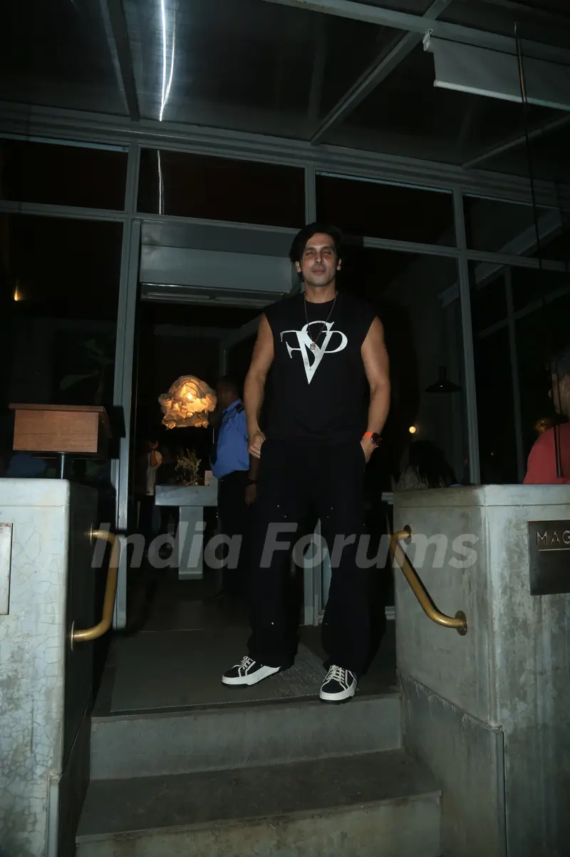 Zayed Khan snapped in Bandra