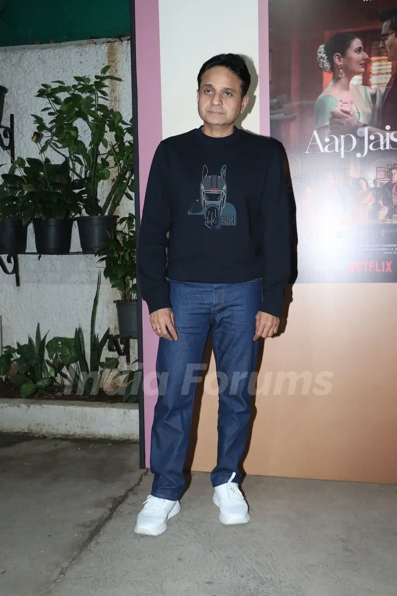 R Madhavan, Fatima Sana Shaikh, Rhea Chakraborty, Sophie Choudry and others grace the special screening of Aap Jaisa Koi