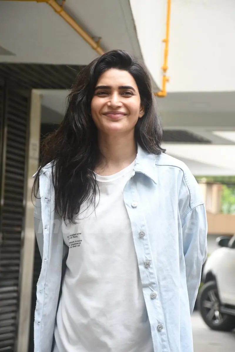 Karishma Tanna spotted outside residence in Bandra
