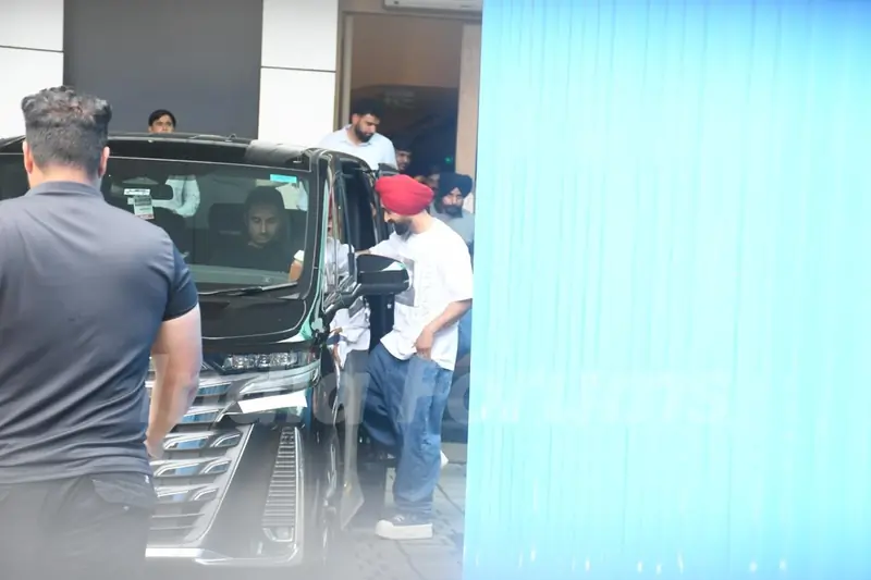 Diljit Dosanjh spotted at kalina airport