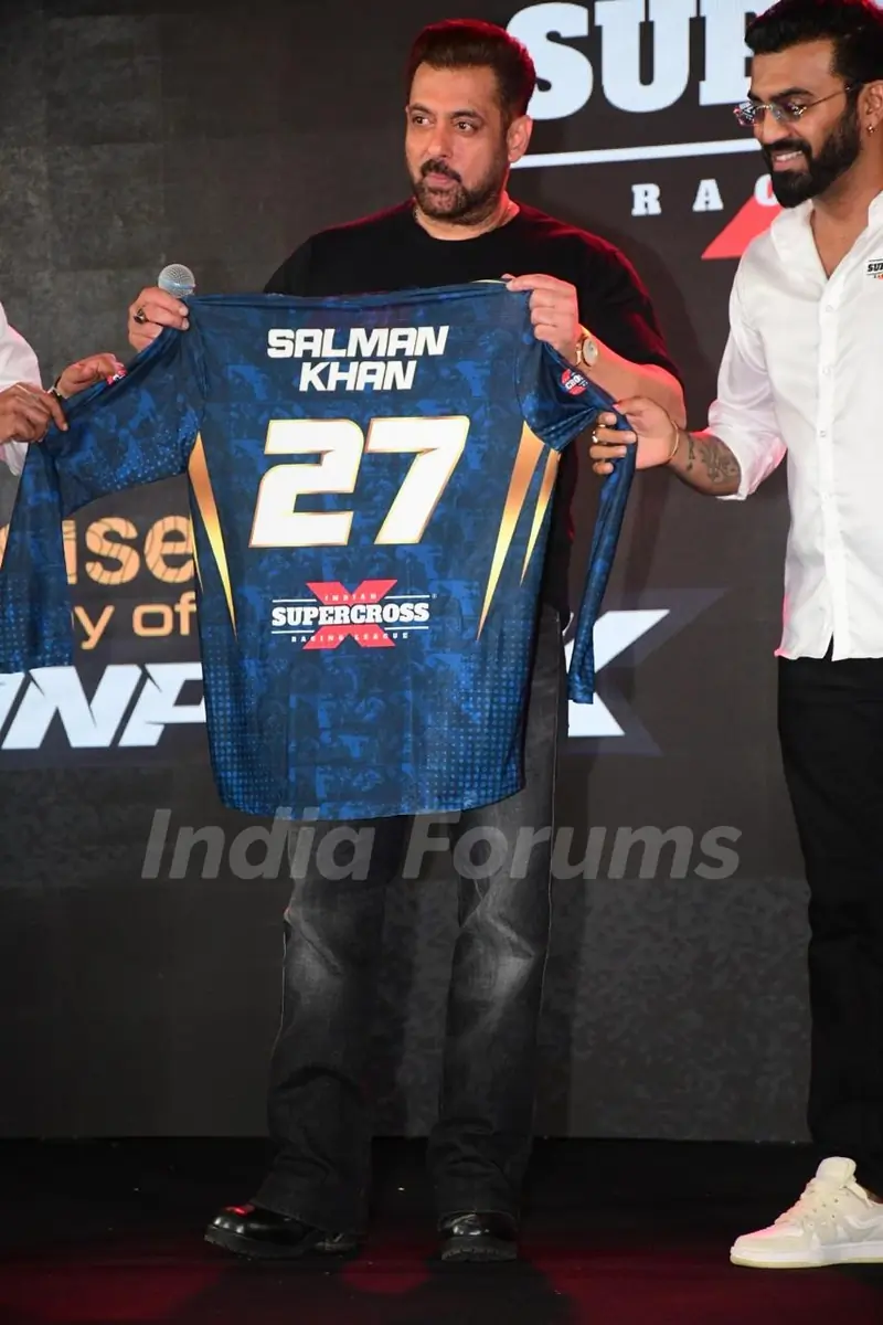 Salman Khan graces the launch of ISRL Proving Grounds