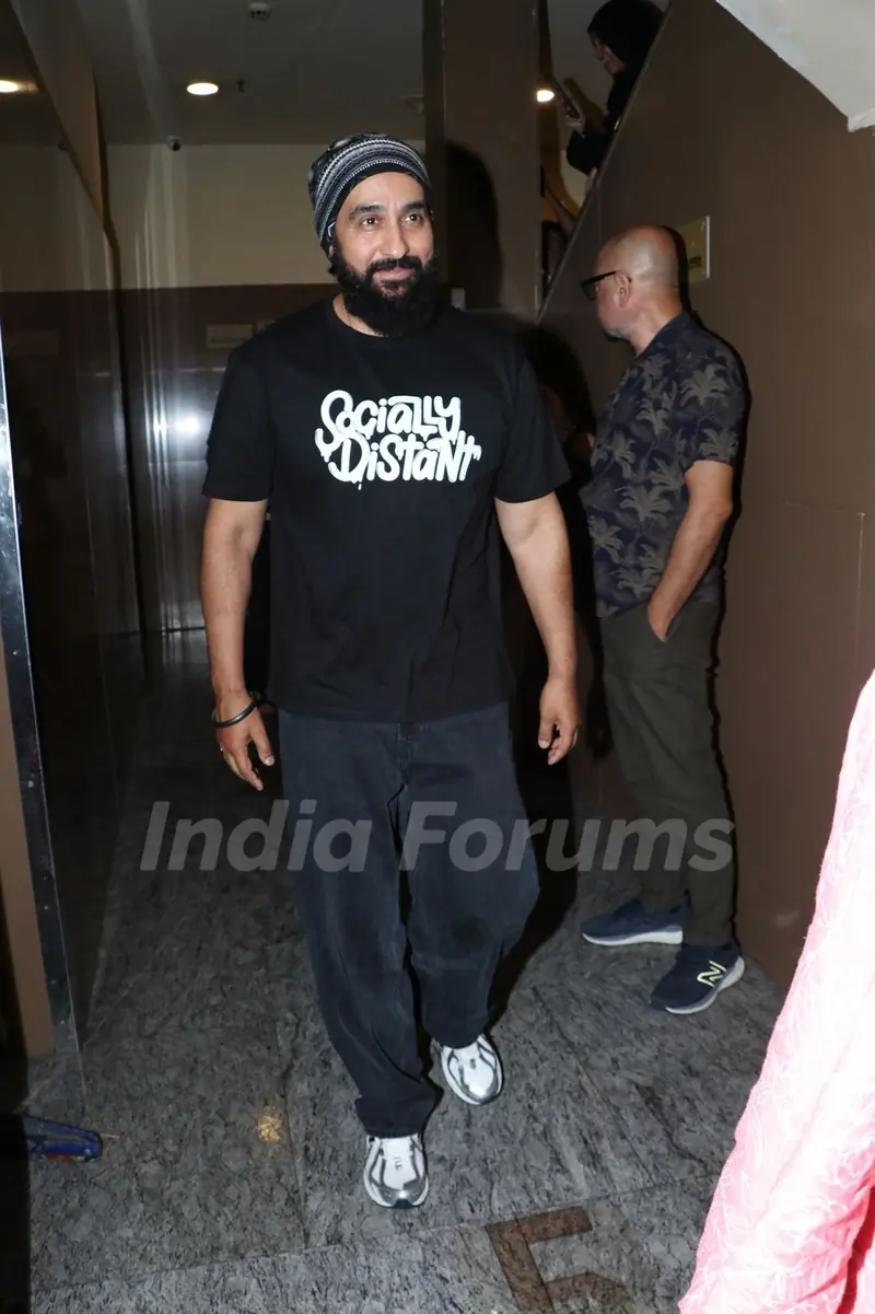 Raj Kundra spotted with family at Juhu PVR