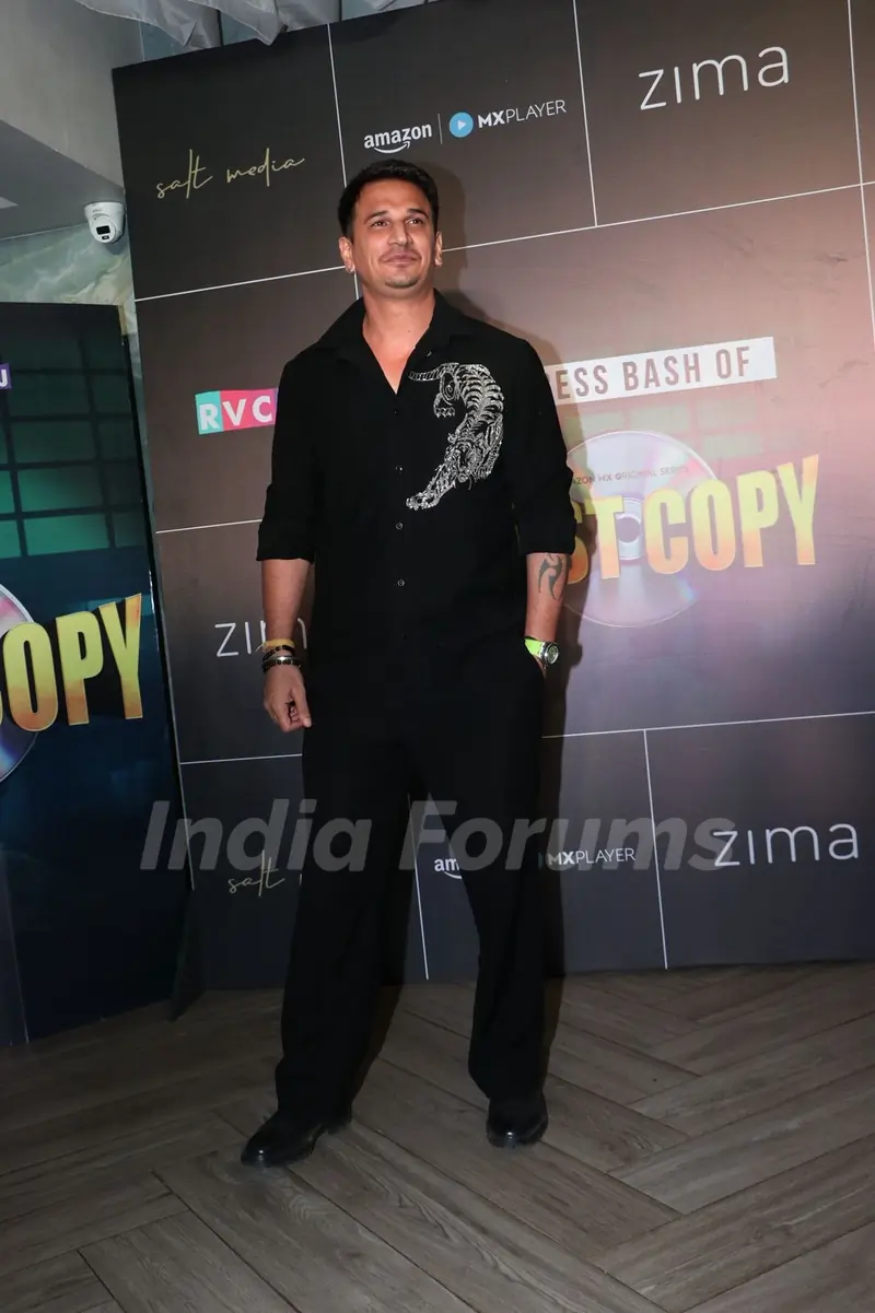 Prince Narula graces the grand success of show First Copy