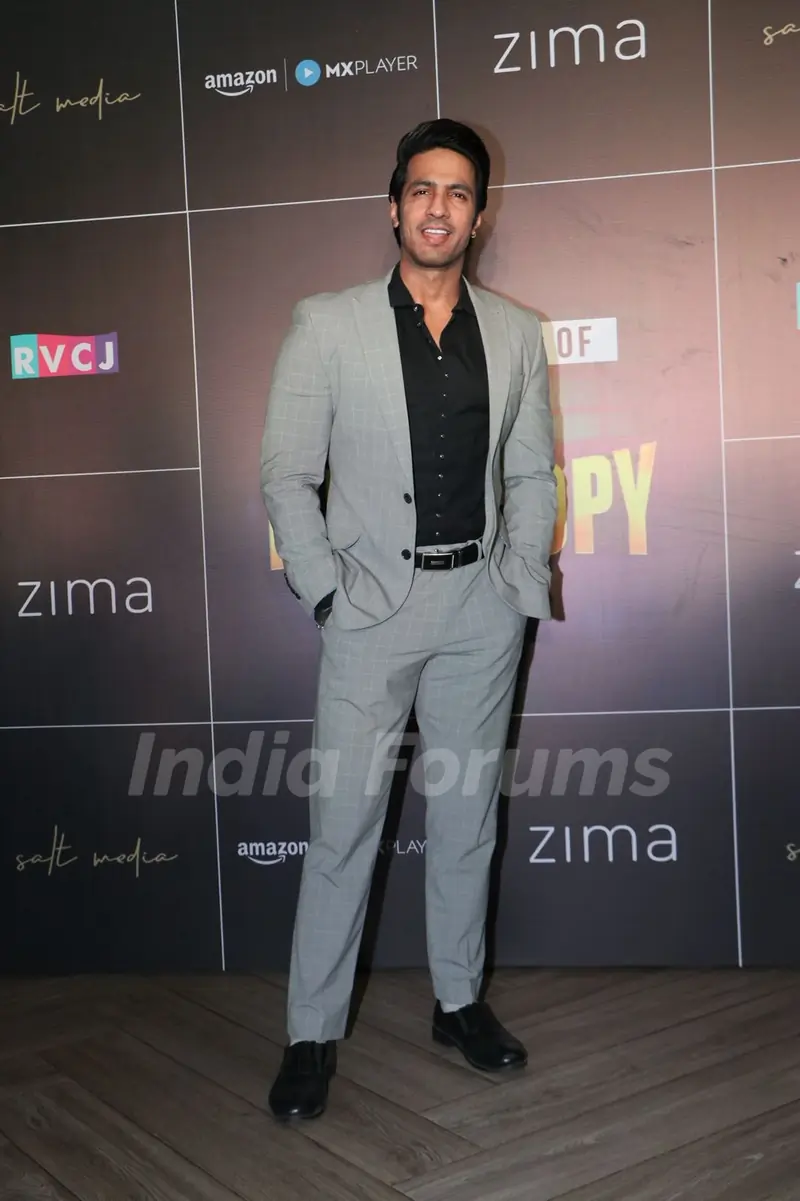 Celebrities grace the grand success of show First Copy