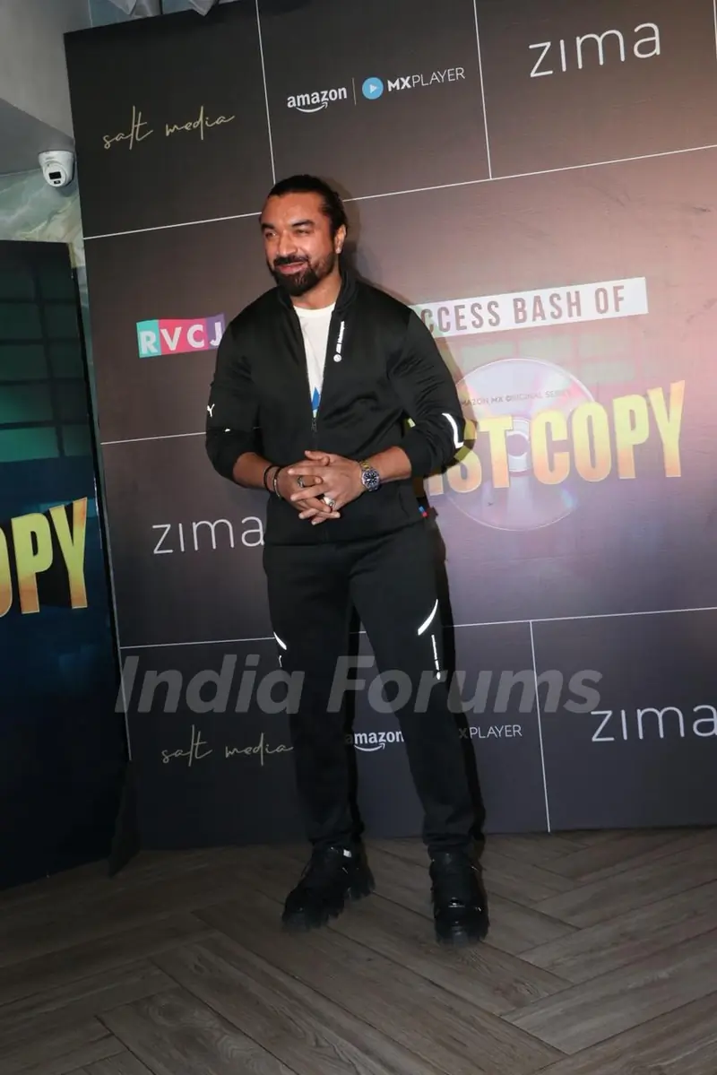 Eijaz Khan graces the grand success of show First Copy