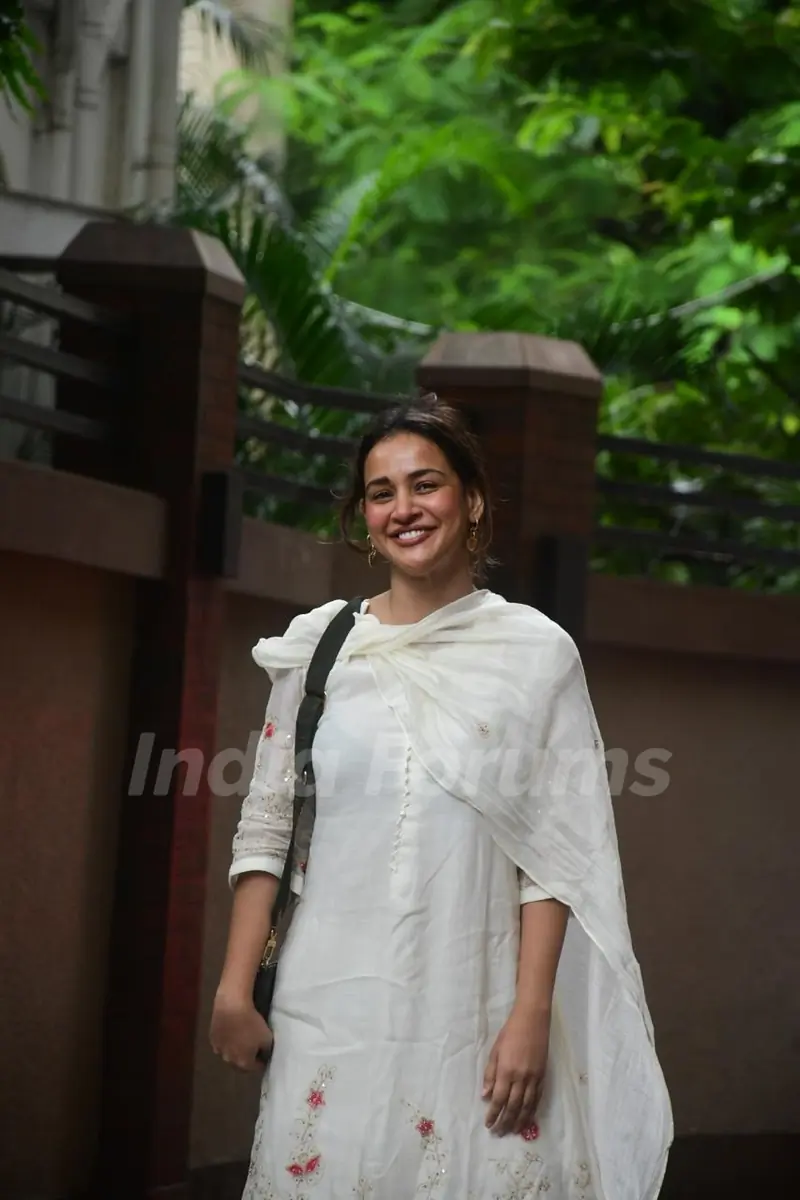 Aisha Sharma  spotted outside residence in Bandra