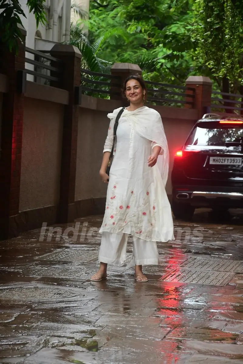 Aisha Sharma  spotted outside residence in Bandra