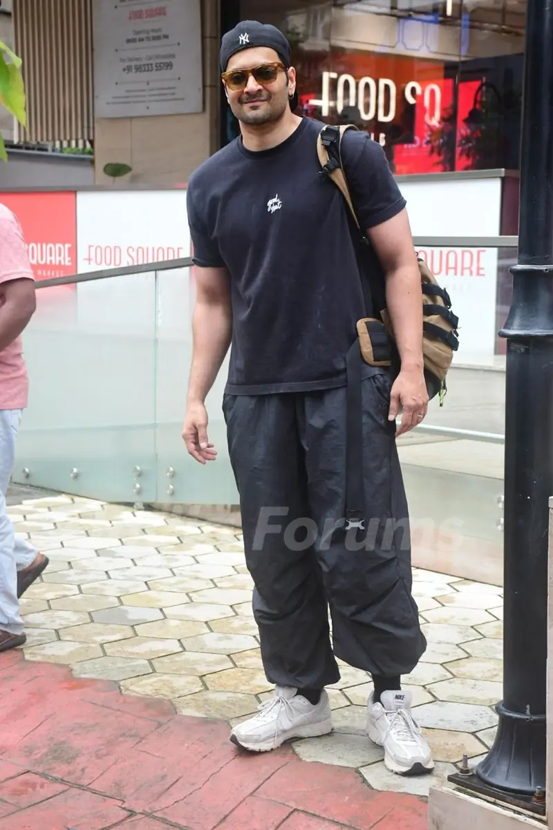 Ali Fazal spotted outside mall in Bandra