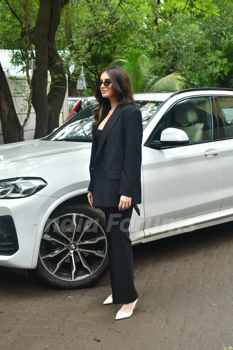 Tara Sutaria snapped in juhu