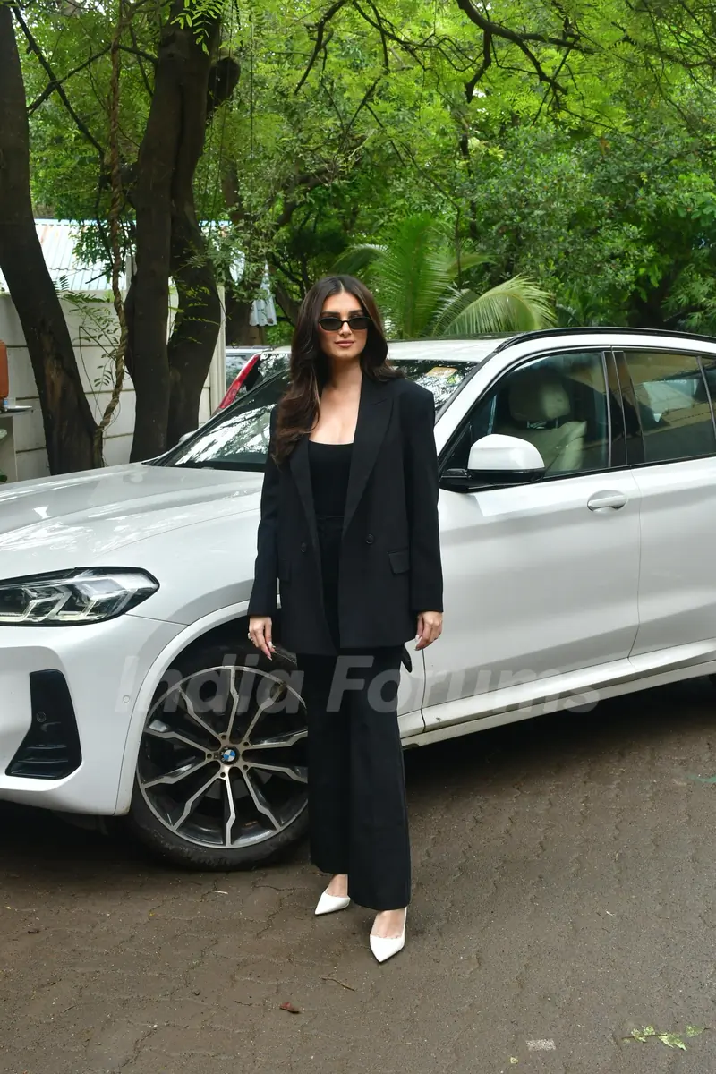 Tara Sutaria snapped in juhu