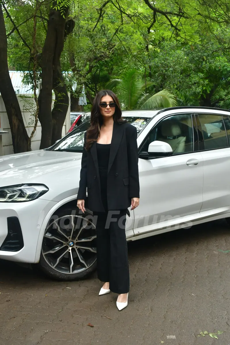 Tara Sutaria snapped in juhu
