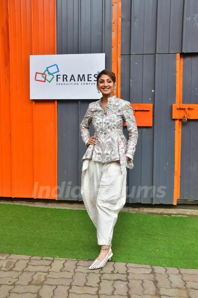 Shilpa Shetty snapped on the sets of SUPER DANCER 5