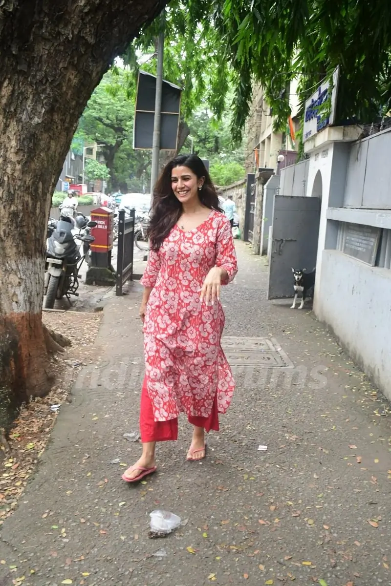 Nimrat Kaur snapped in Khar Road