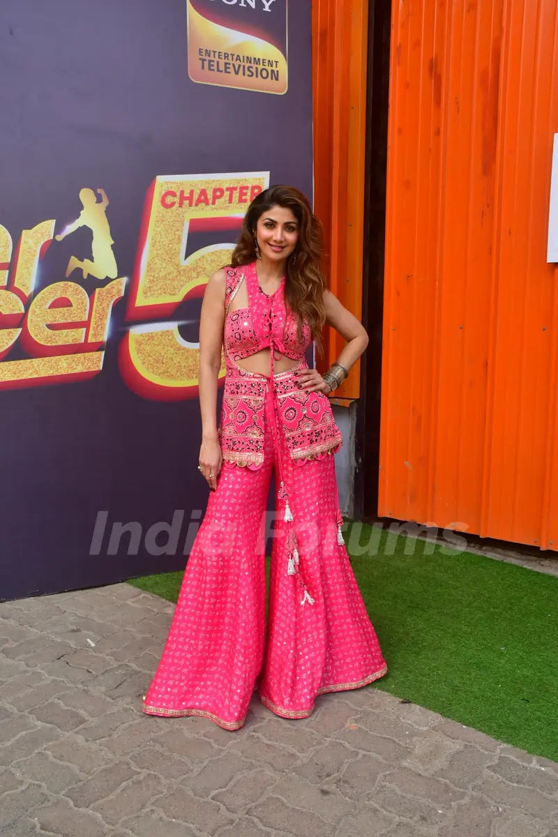 Shilpa Shetty snapped on the sets of SUPER DANCER 5