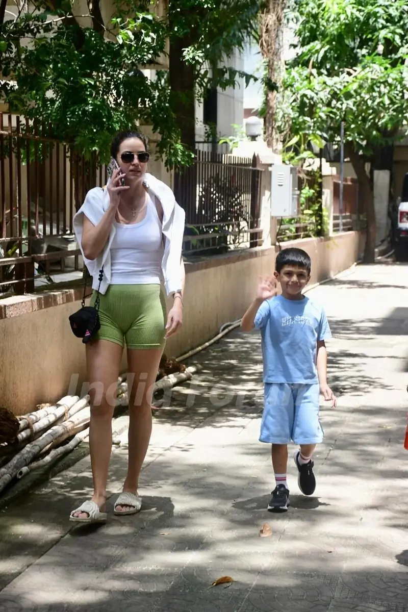 Natasa Stankovic and son spotted at dental clinic in Khar