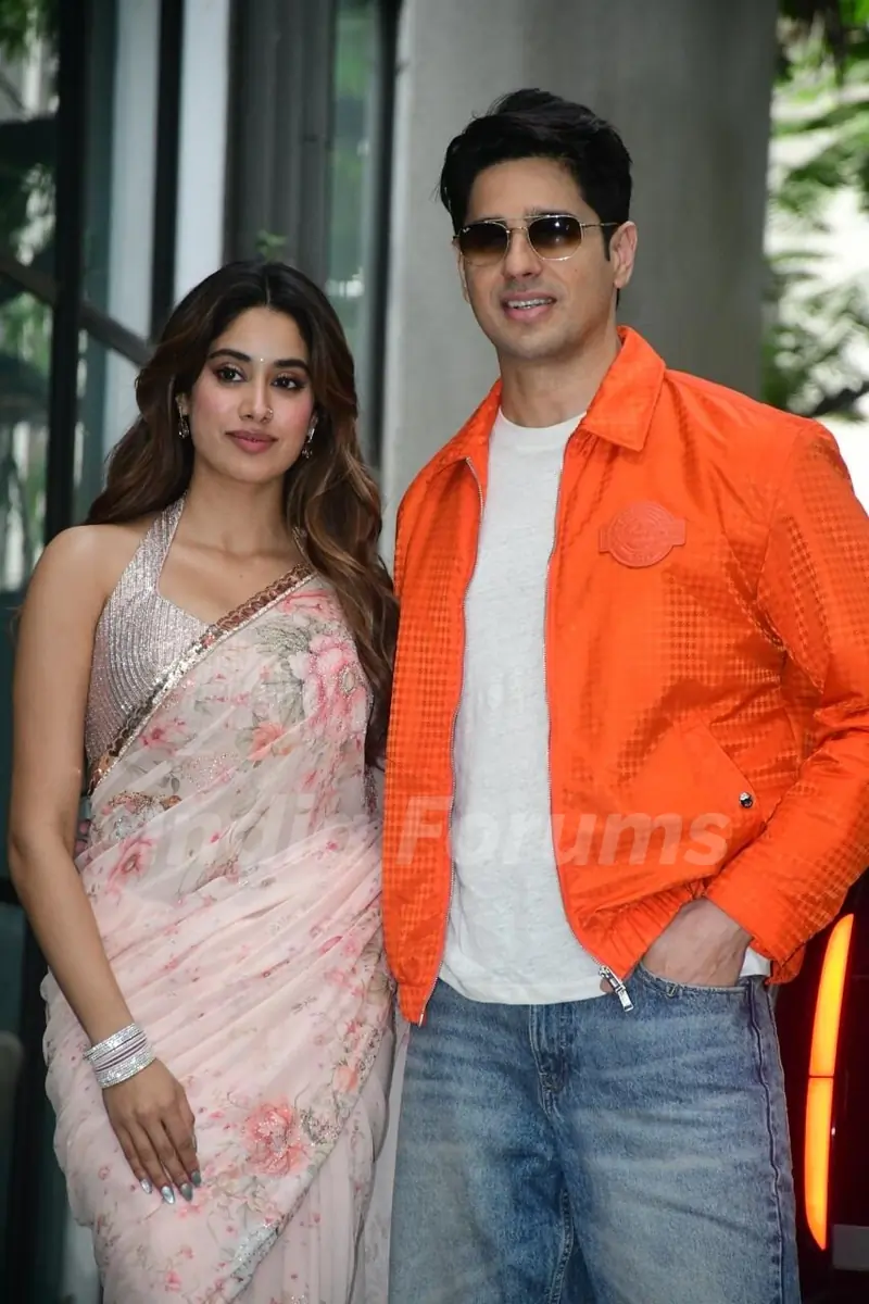 Sidharth Malhotra and Janhvi Kapoor snapped promoting their upcoming film Param Sundari