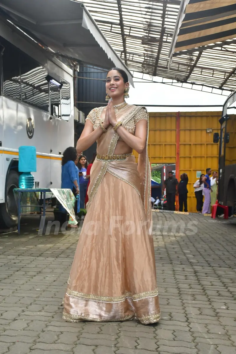 Janhvi Kapoor snapped promoting ‘‘Param Sundari’ on the sets of Super Dancer 5