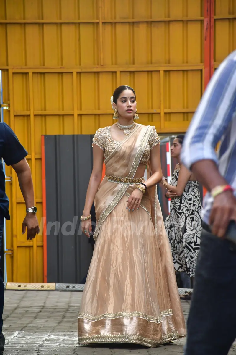Janhvi Kapoor snapped promoting ‘‘Param Sundari’ on the sets of Super Dancer 5