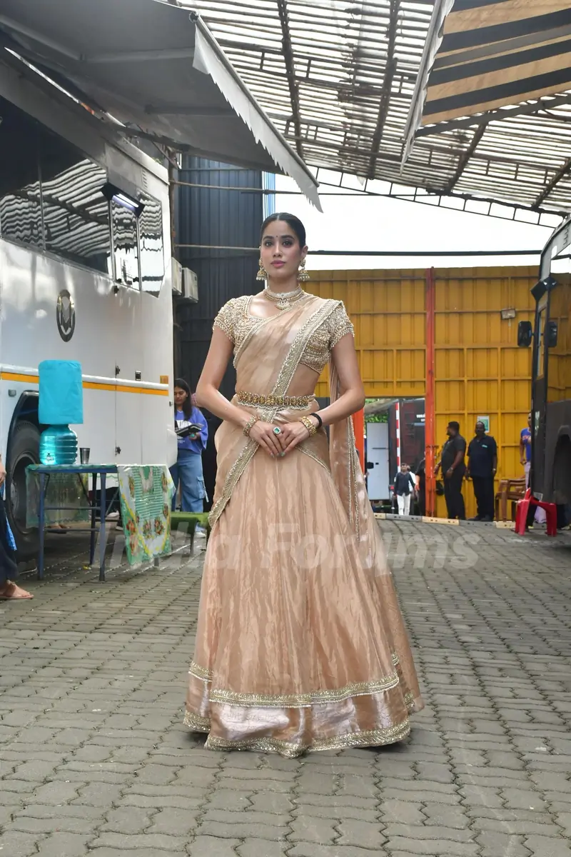 Janhvi Kapoor snapped promoting ‘‘Param Sundari’ on the sets of Super Dancer 5