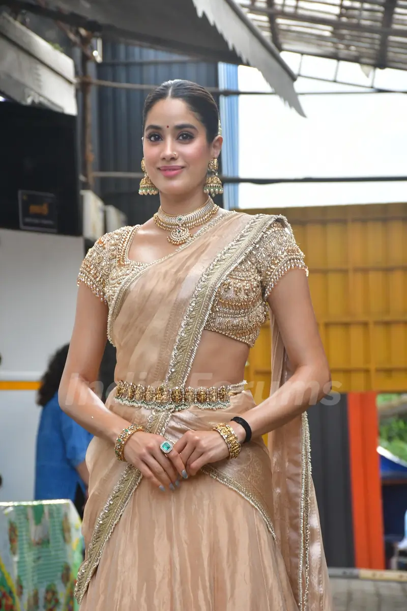 Janhvi Kapoor snapped promoting ‘‘Param Sundari’ on the sets of Super Dancer 5