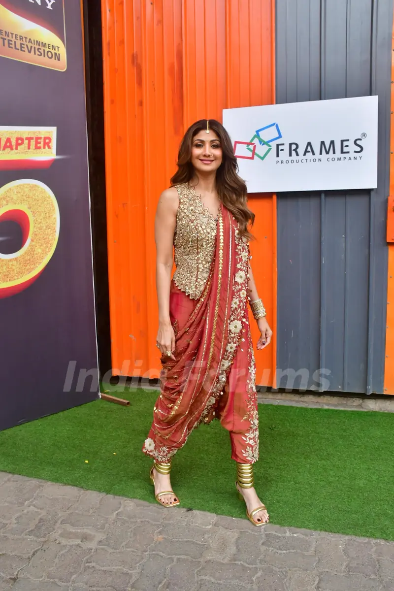 Shilpa Shetty snapped on sets of Super Dancer 5