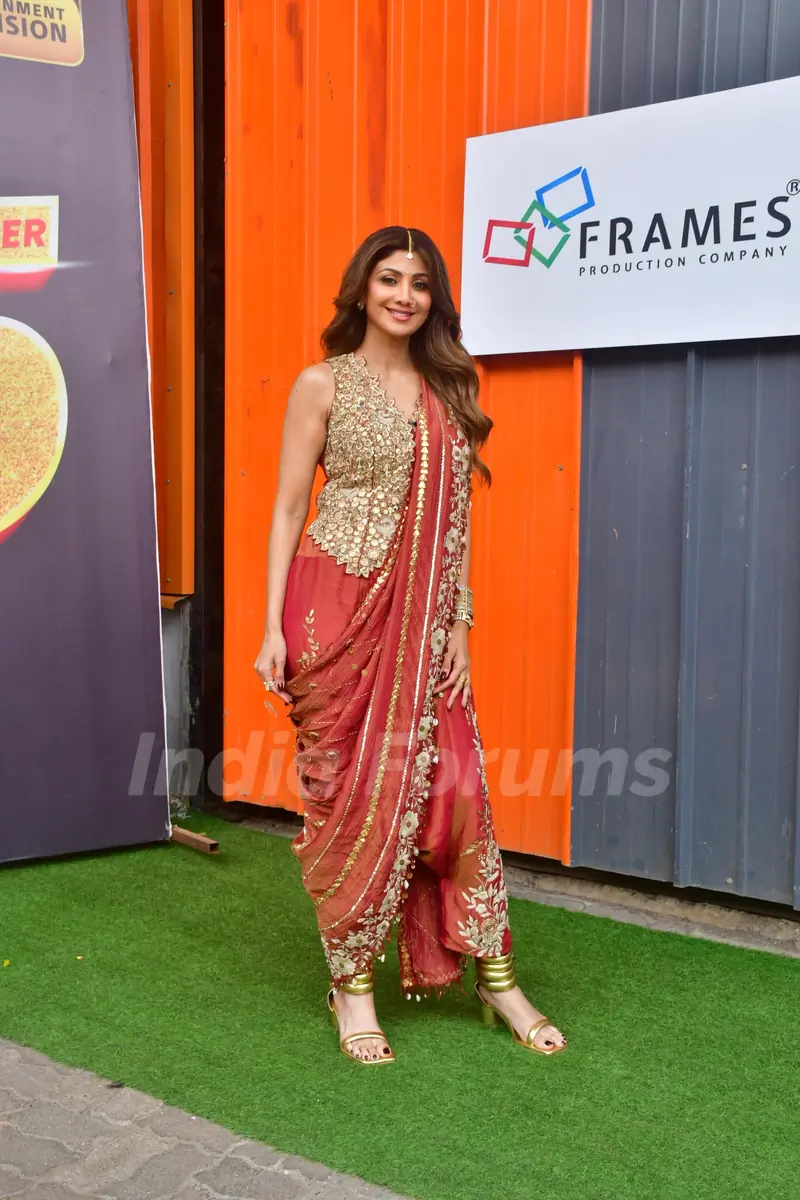 Shilpa Shetty snapped on sets of Super Dancer 5