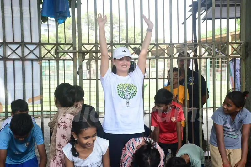 Dia Mirza spotted at Bandra