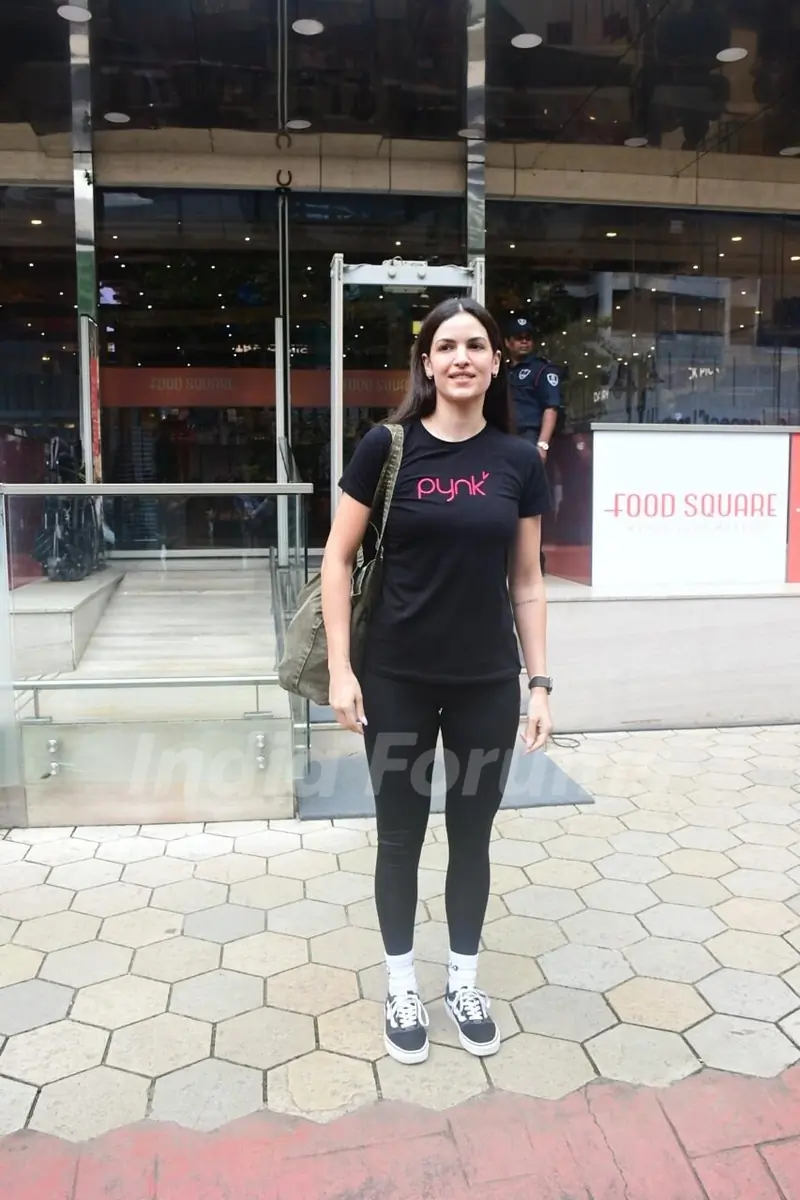 Natasa Stankovic spotted outside FoodMall Bandra