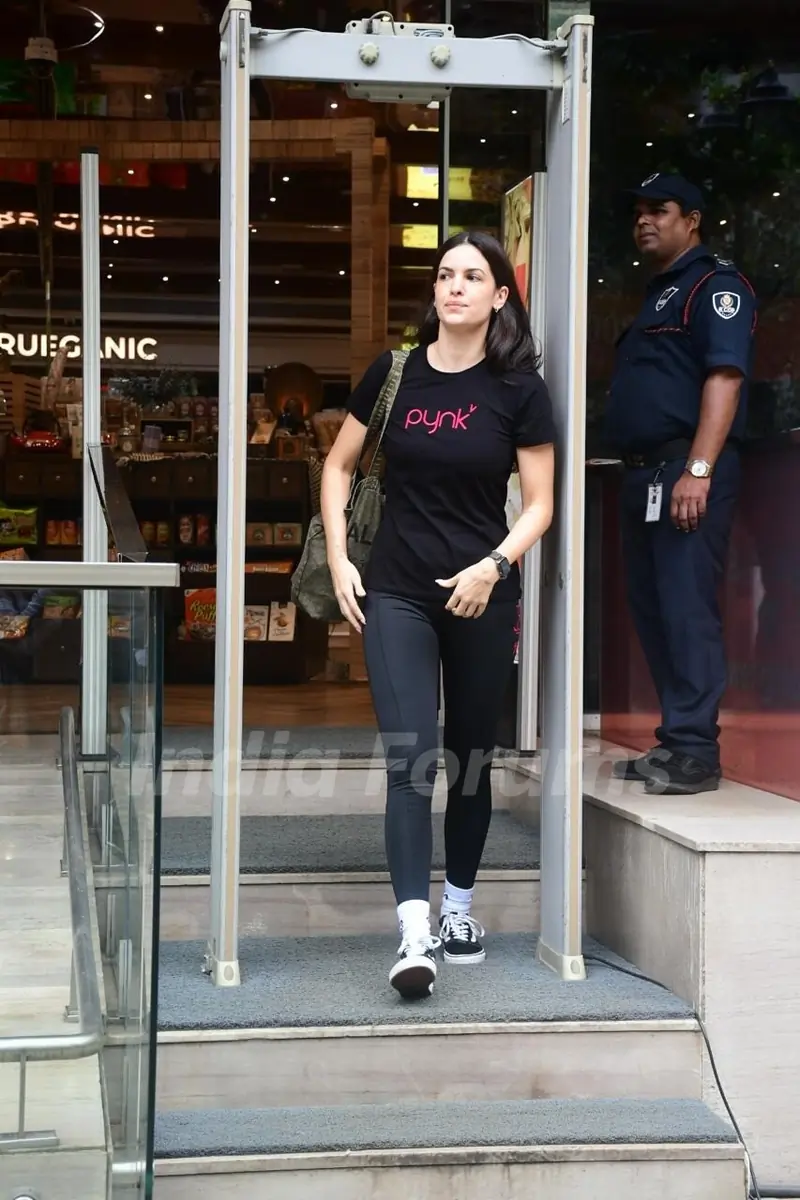 Natasa Stankovic spotted outside FoodMall Bandra