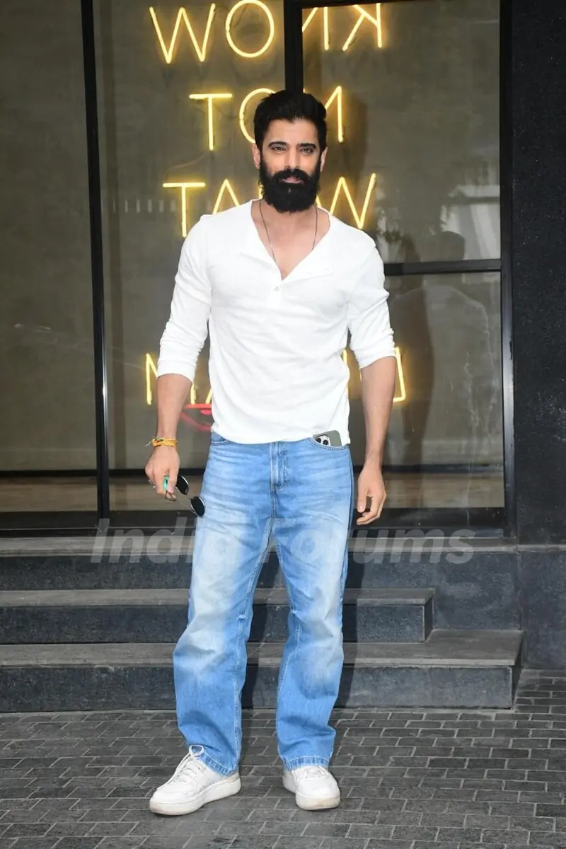 Mohit Malik snapped at the muhurat pooja of the movie Mirzapur outside Excel Entertainment’s office in Bandra