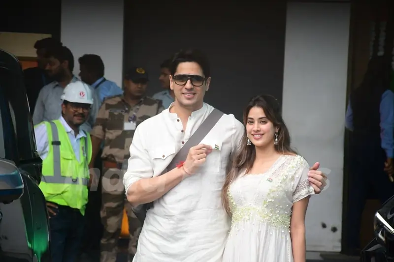 Sidharth Malhotra and Janhvi Kapoor return from Tirupati after Param Sundari promotions
