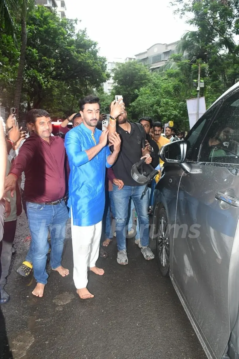 Ranbir Kapoor snapped during Ganpati visarjan
