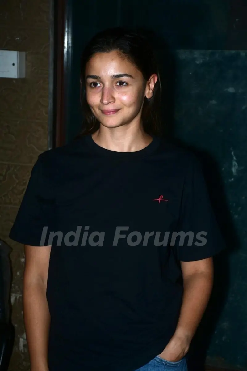Alia Bhatt spotted in Bandra 