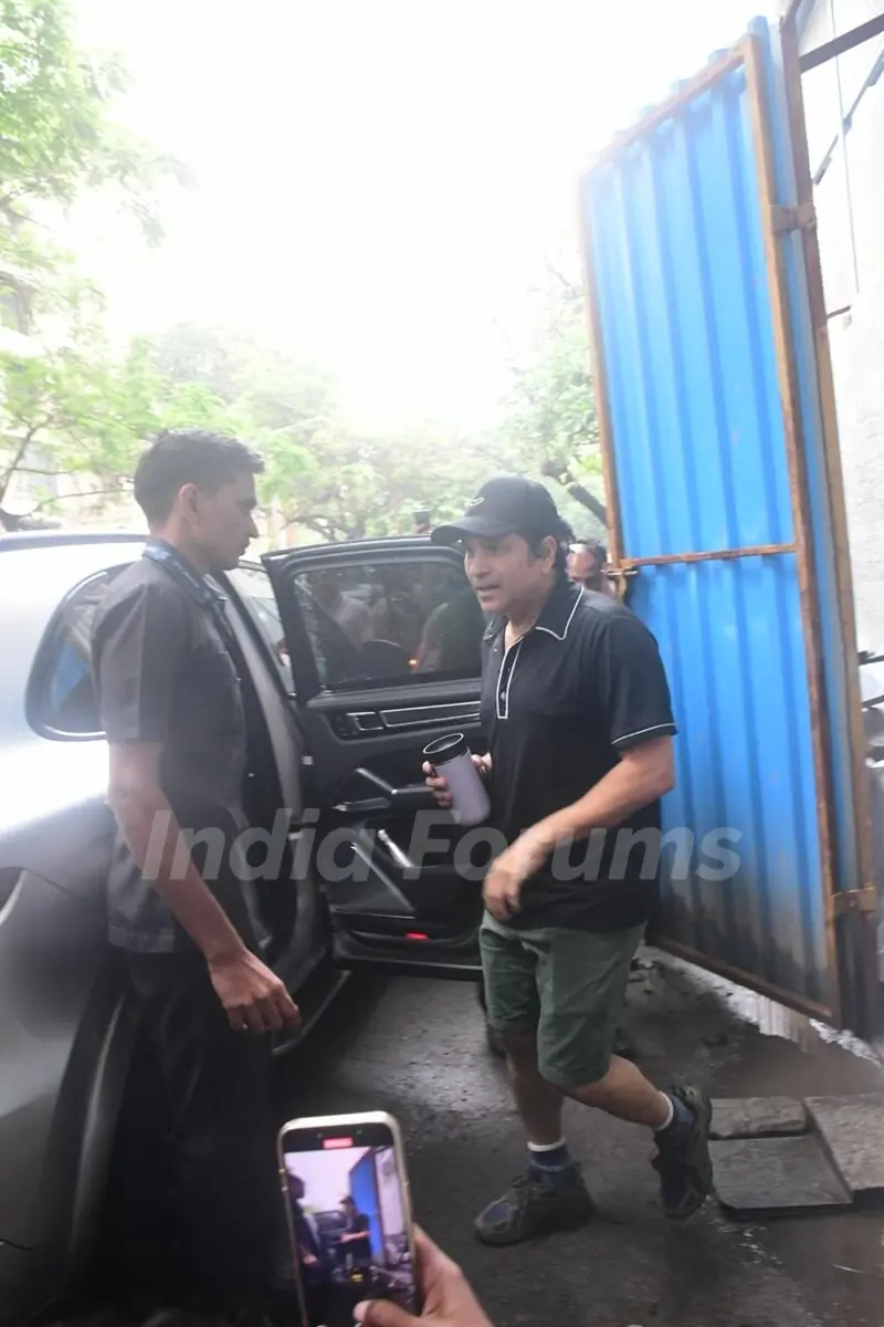 Sachin Tendulkar spotted outside his residence in Bandra