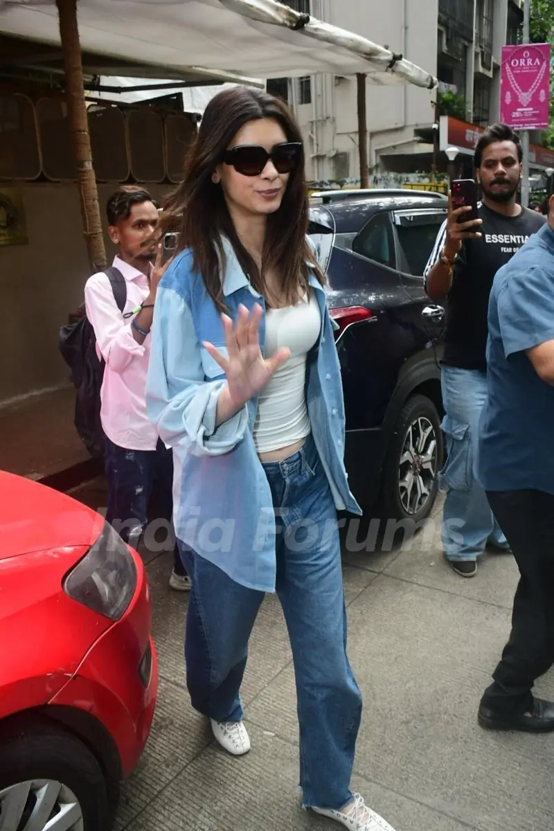 Diana Penty snapped in Bandra