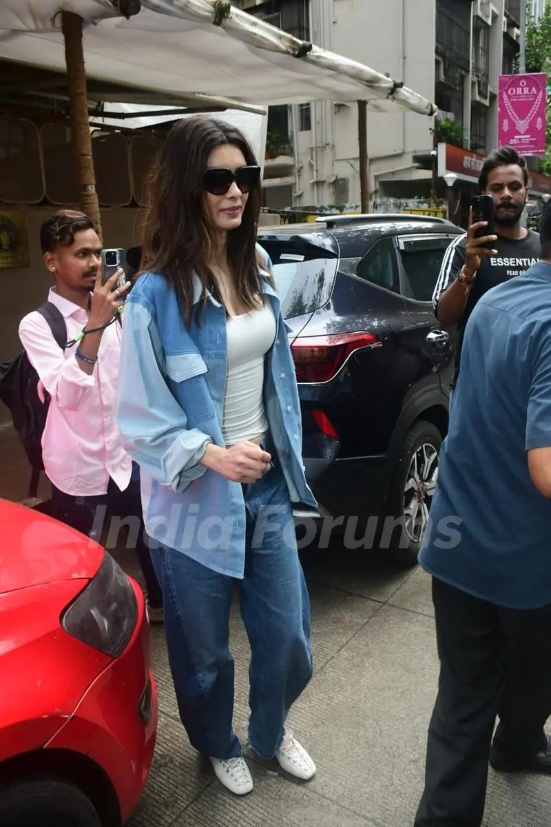 Diana Penty snapped in Bandra
