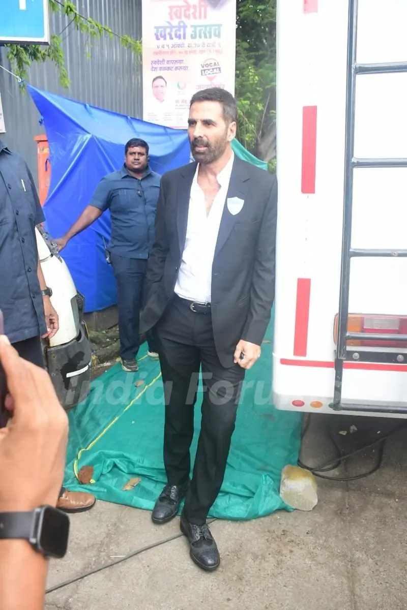 Akshay Kumar snapped in Bandra