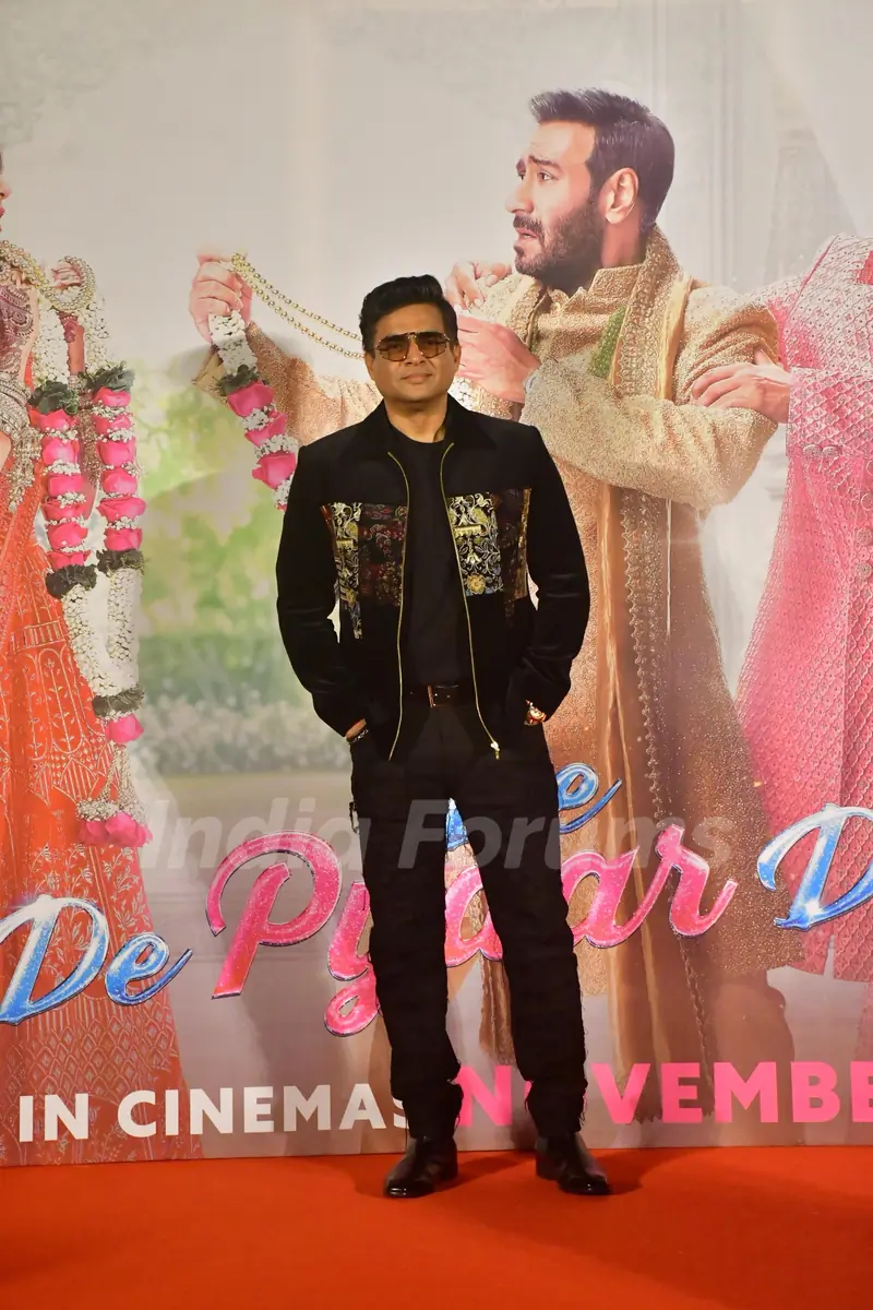 R. Madhavan grace the trailer launch of De De Pyaar De 2