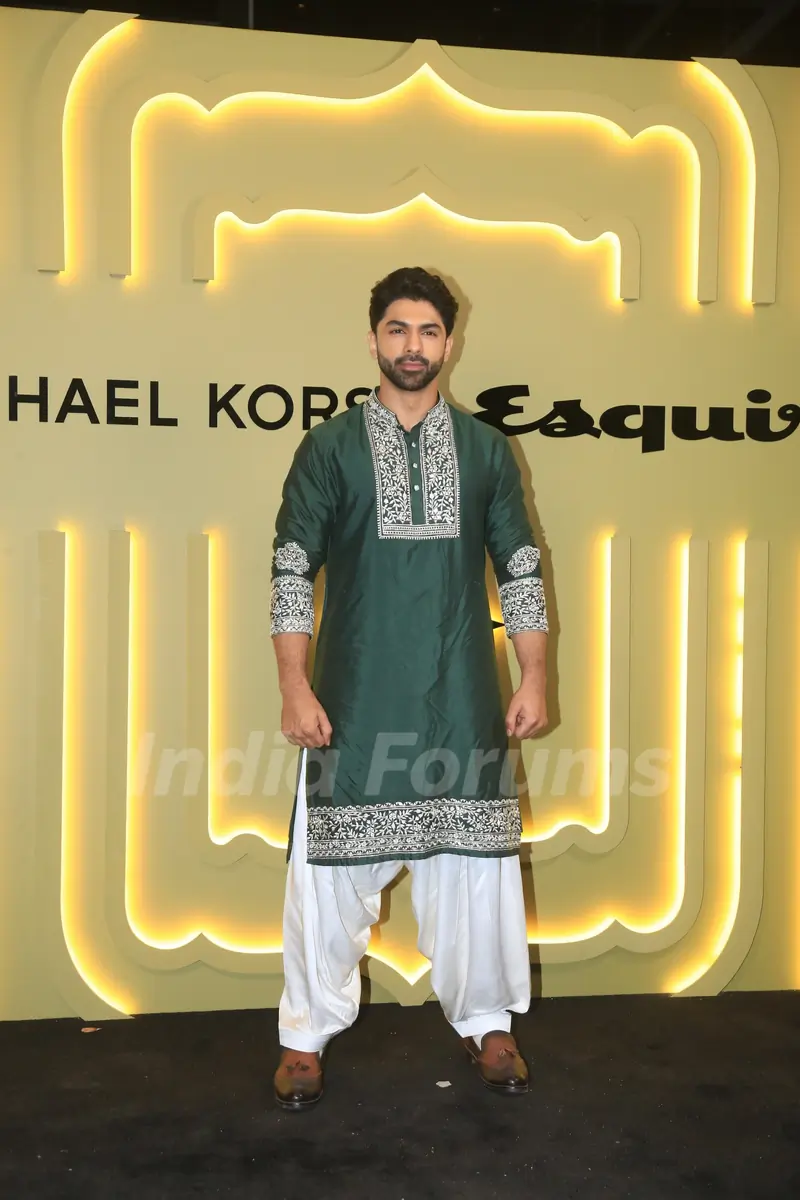 Taha Shah Badussha  snapped attending Esquire Magazine Diwali party