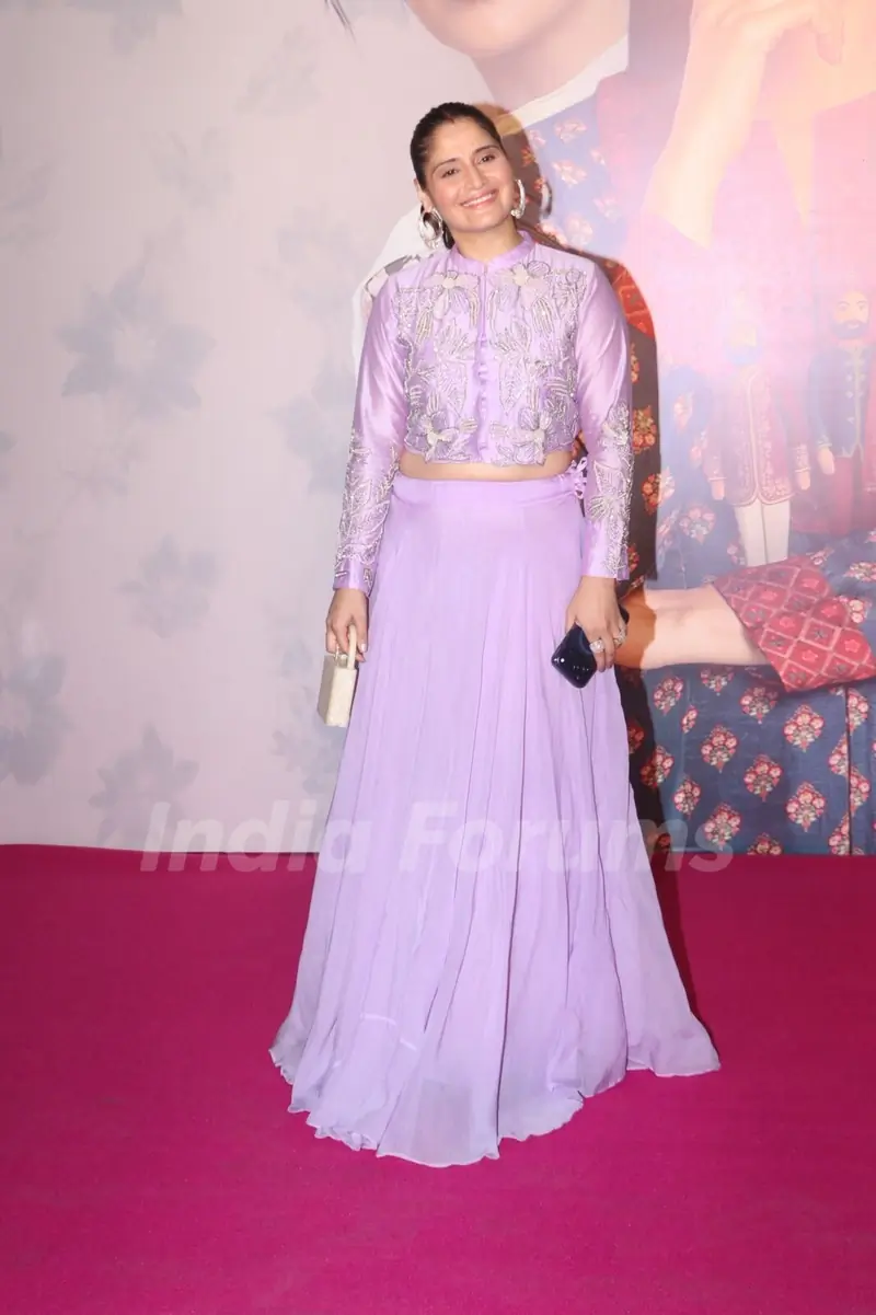 Arti Singh grace the special screening of Ikk Kudi