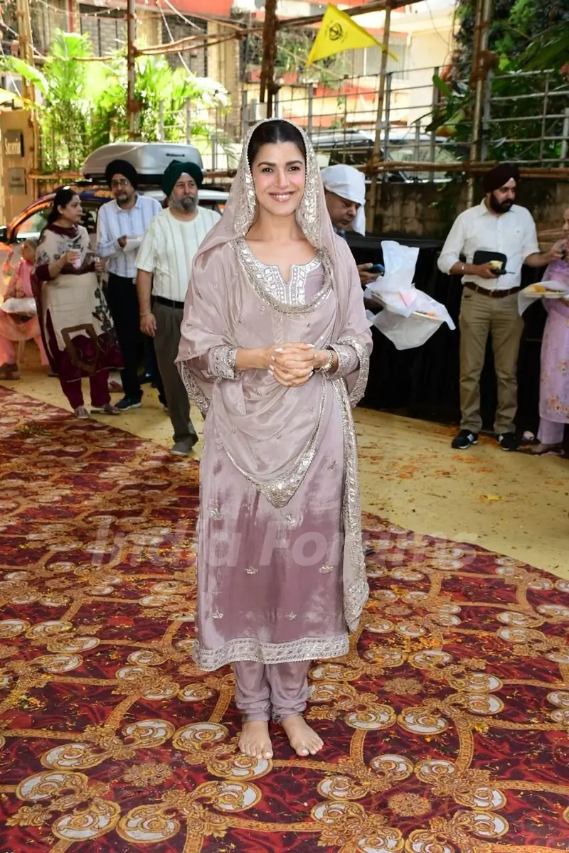 Nimrat Kaur snapped at Gurudwara on occasion of Guru Nanak Jayanti
