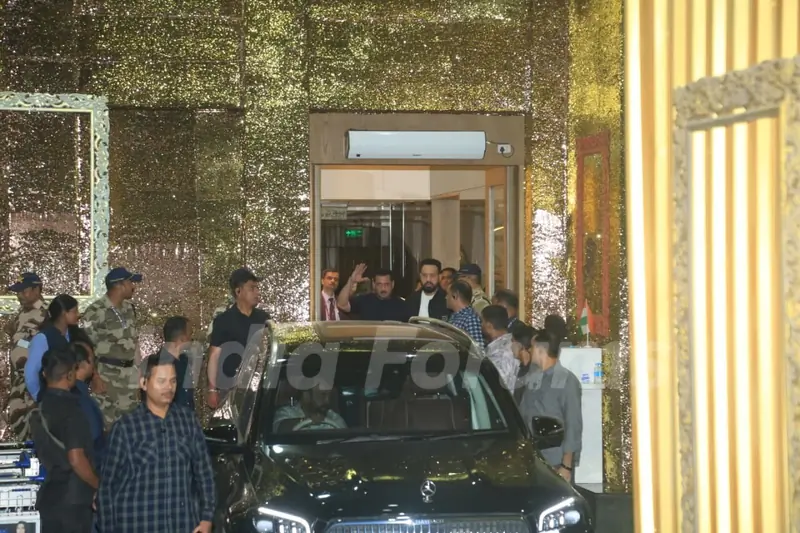 Salman Khan snapped at Kalina Airport